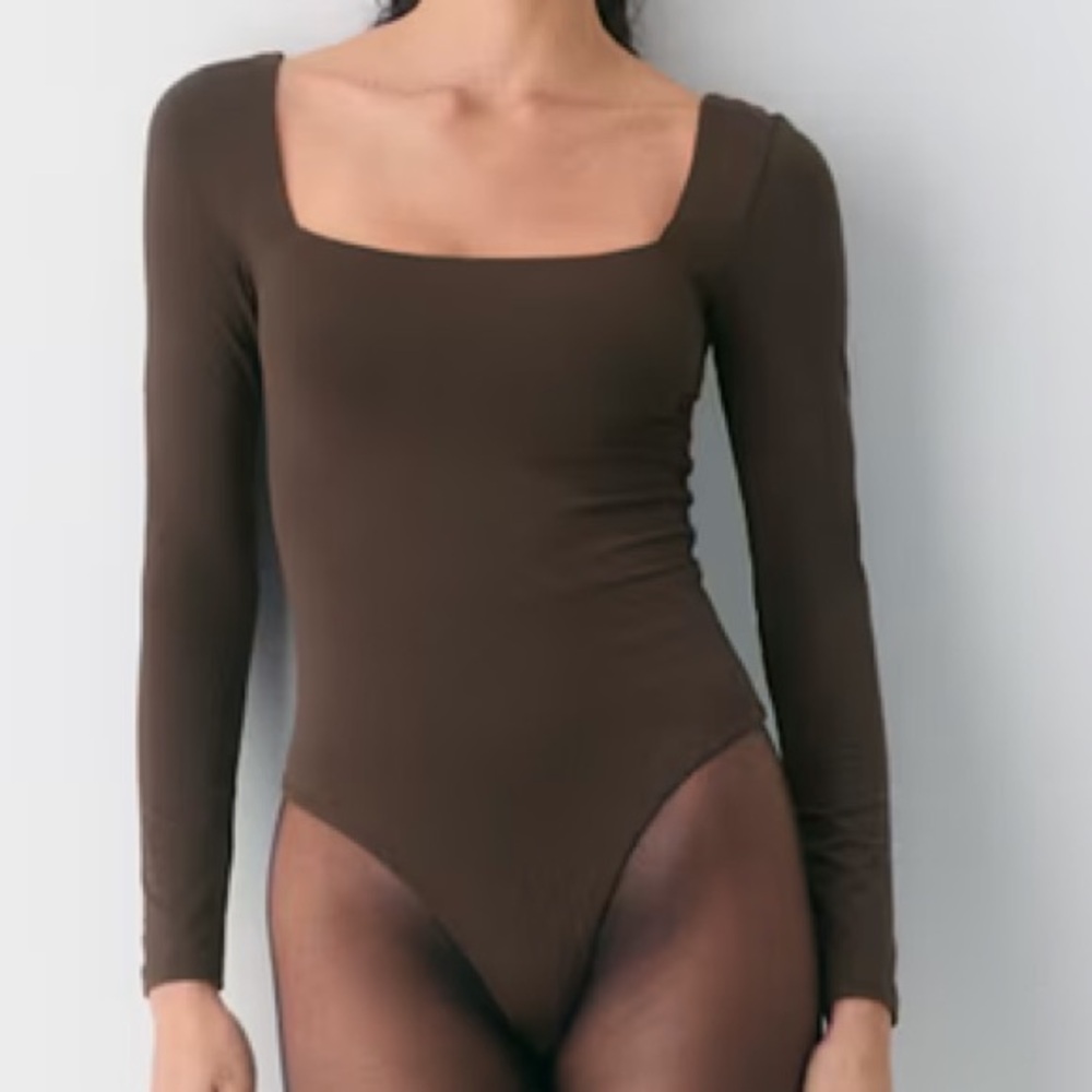 Aritzia BABATON Women's Original Contour Squareneck Bodysuit